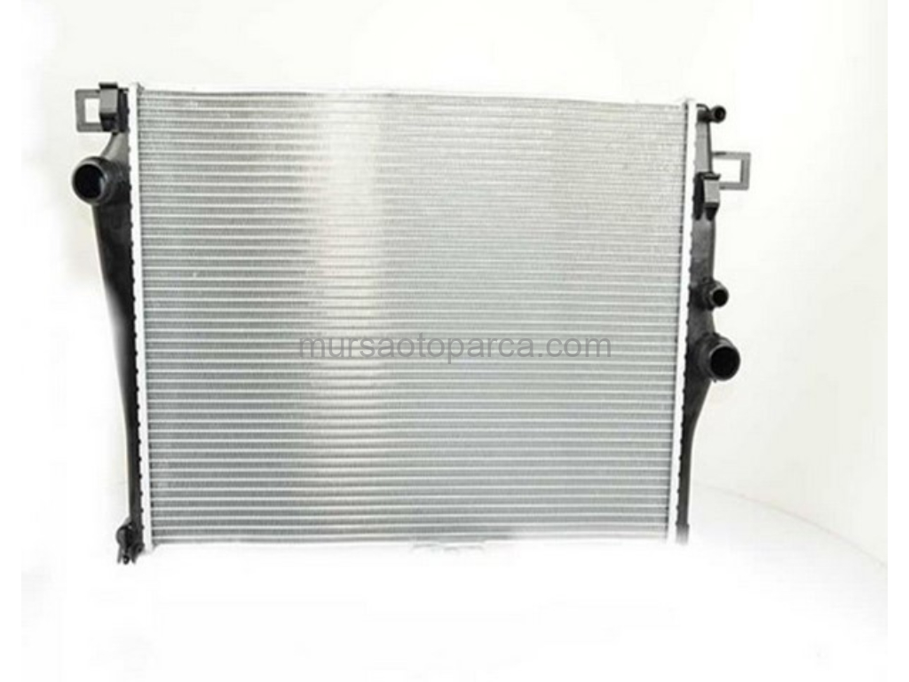 Mercedes W205 2014 Sonrası Su Radyatörü A0995006903