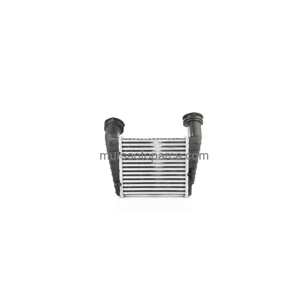 Passat Turbo Radyatörü 8Ml 376 776-631 01-04 3B0145805D