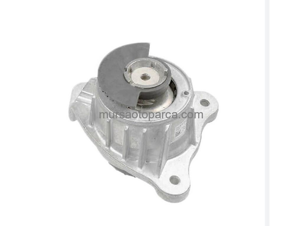 Mercedes W447-448 2014 Sonrası Sag Motor Takozu A4472410313